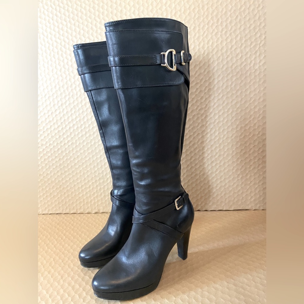 Cole Haan Nike Air Poppy Bit Platform Boot. Size 7.5 B Nearly New condition.